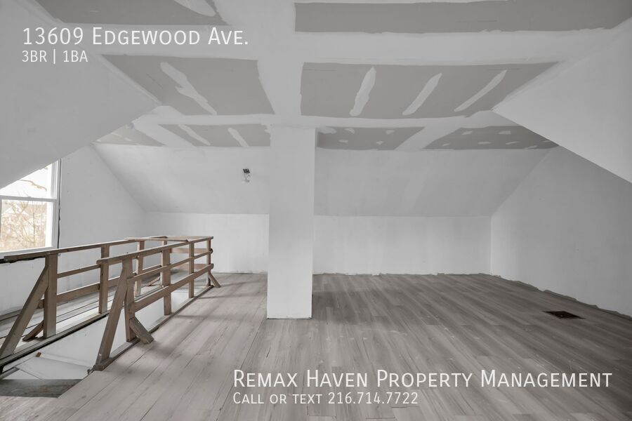 13609 Edgewood Ave, Cleveland - Spacious 3-bed 1-bath single-family home! property image