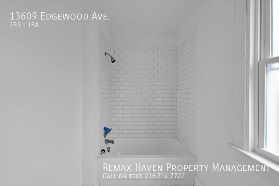13609 Edgewood Ave, Cleveland - Spacious 3-bed 1-bath single-family home! property image