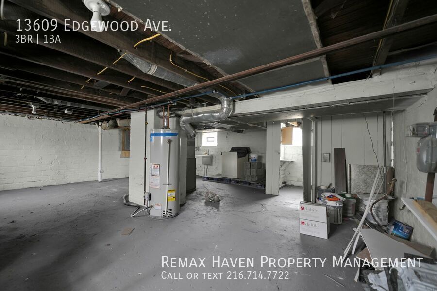 13609 Edgewood Ave, Cleveland - Spacious 3-bed 1-bath single-family home! property image