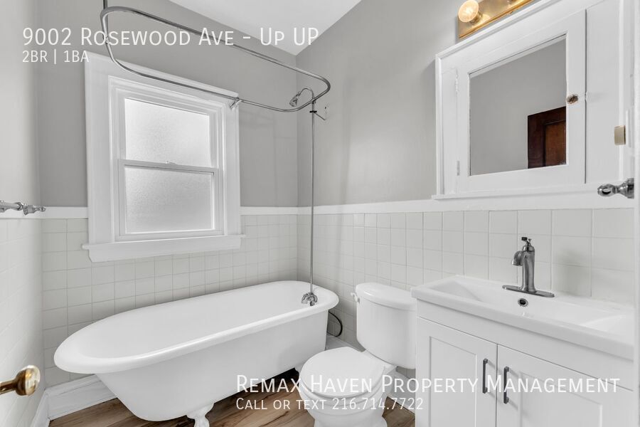 9002 Rosewood Ave | UP, Cleveland - Spacious 2-bed 1-bath multi-family home! property image