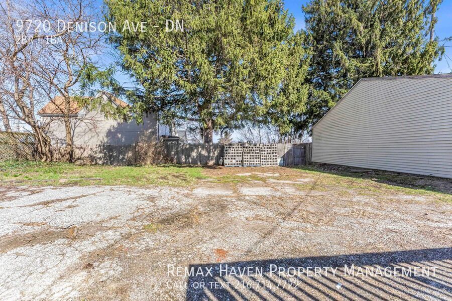 9720 Denison Ave | DN, Cleveland - Spacious 2-bed 1-bath multi-family home! property image