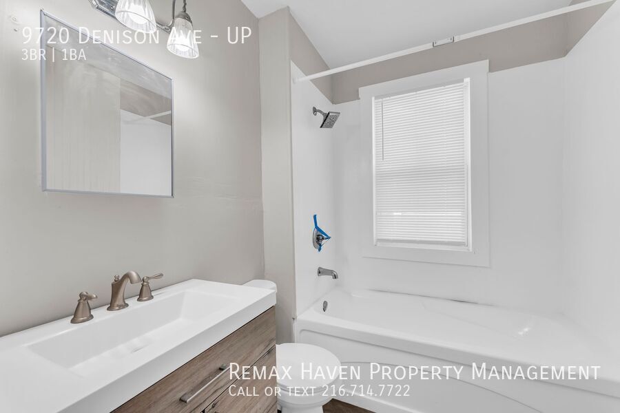 9720 Denison Ave | UP, Cleveland - Spacious 3-bed 1-bath multi-family home! property image