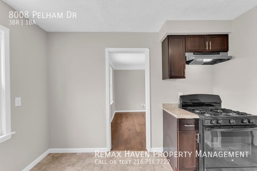 8008 Pelham Dr, Parma - Spacious 3 bed 1 bath single family home! property image