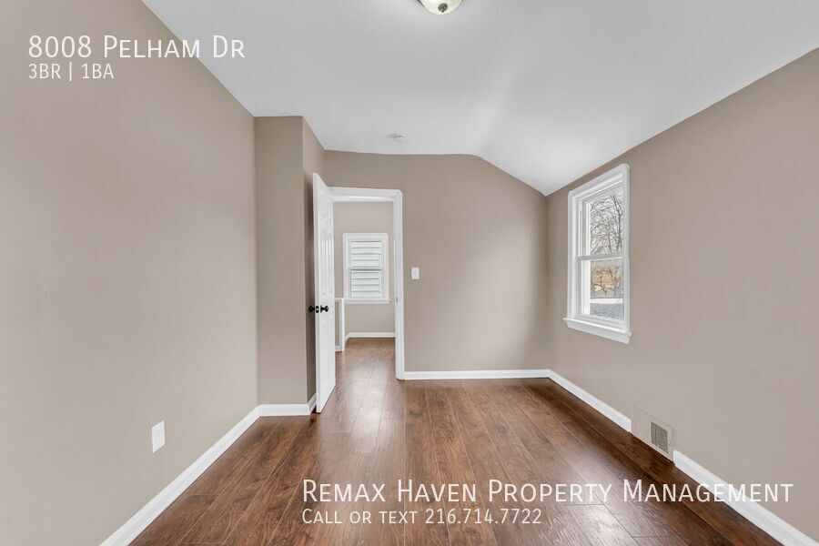 8008 Pelham Dr, Parma - Spacious 3 bed 1 bath single family home! property image