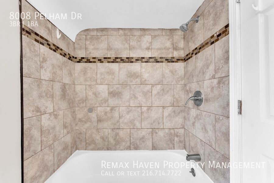 8008 Pelham Dr, Parma - Spacious 3 bed 1 bath single family home! property image