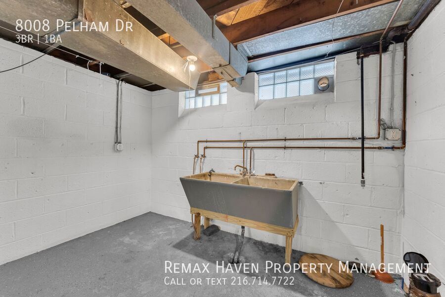 8008 Pelham Dr, Parma - Spacious 3 bed 1 bath single family home! property image