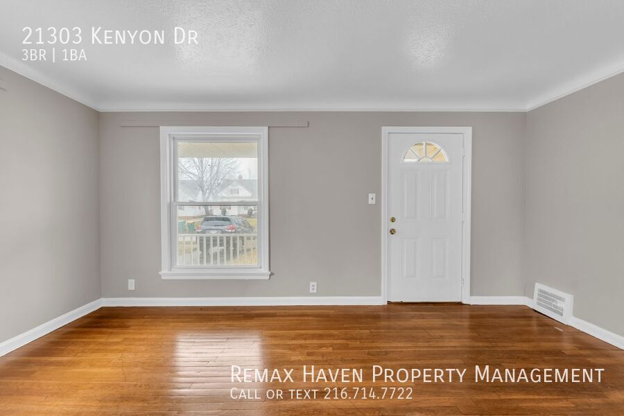 21303 Kenyon Dr, Maple Heights- Spacious 3-bed 1-bath single-family home! property image