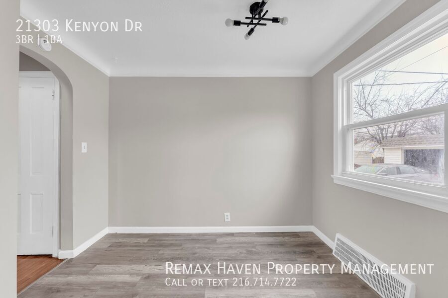 21303 Kenyon Dr, Maple Heights- Spacious 3-bed 1-bath single-family home! property image