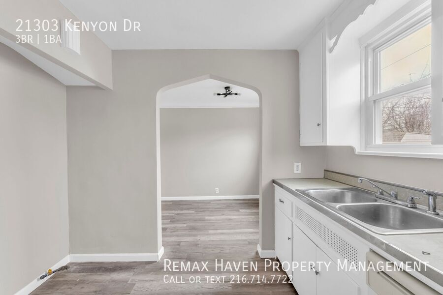 21303 Kenyon Dr, Maple Heights- Spacious 3-bed 1-bath single-family home! property image