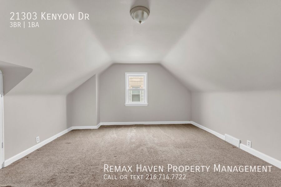 21303 Kenyon Dr, Maple Heights- Spacious 3-bed 1-bath single-family home! property image
