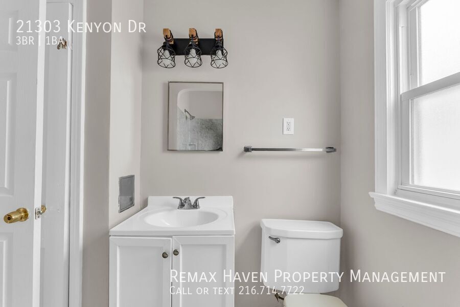 21303 Kenyon Dr, Maple Heights- Spacious 3-bed 1-bath single-family home! property image