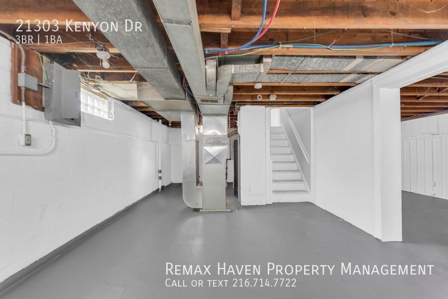 21303 Kenyon Dr, Maple Heights- Spacious 3-bed 1-bath single-family home! property image