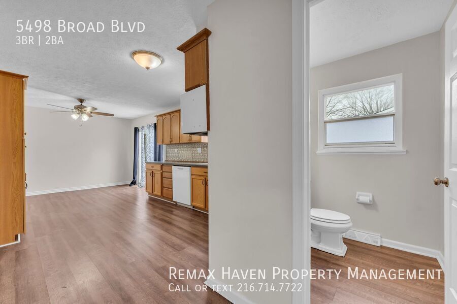 5498 Broad Blvd, North Ridgeville- Spacious 3-bed 1.5-bath single-family home! property image