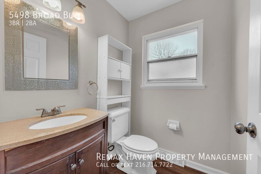 5498 Broad Blvd, North Ridgeville- Spacious 3-bed 1.5-bath single-family home! property image