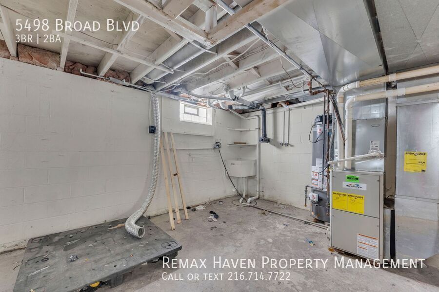 5498 Broad Blvd, North Ridgeville- Spacious 3-bed 1.5-bath single-family home! property image