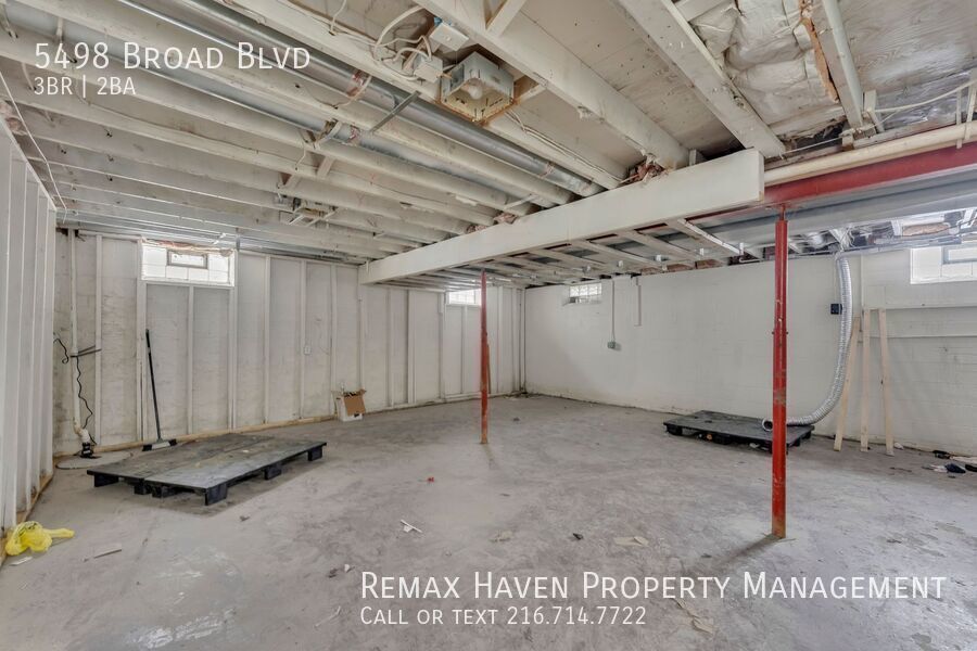 5498 Broad Blvd, North Ridgeville- Spacious 3-bed 1.5-bath single-family home! property image