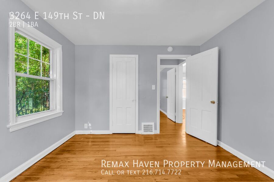 3264 E 149 St| DN, Cleveland- Spacious 2 bed 1 bath multi-family home! property image