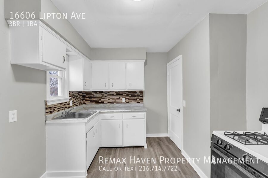 16606 Lipton Ave, Cleveland - Spacious 3-bed 1-bath single-family home! property image