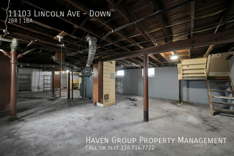 11103 Lincoln Ave | DN, Garfield Heights - Spacious 2-bed 1-bath multi-family home! property image