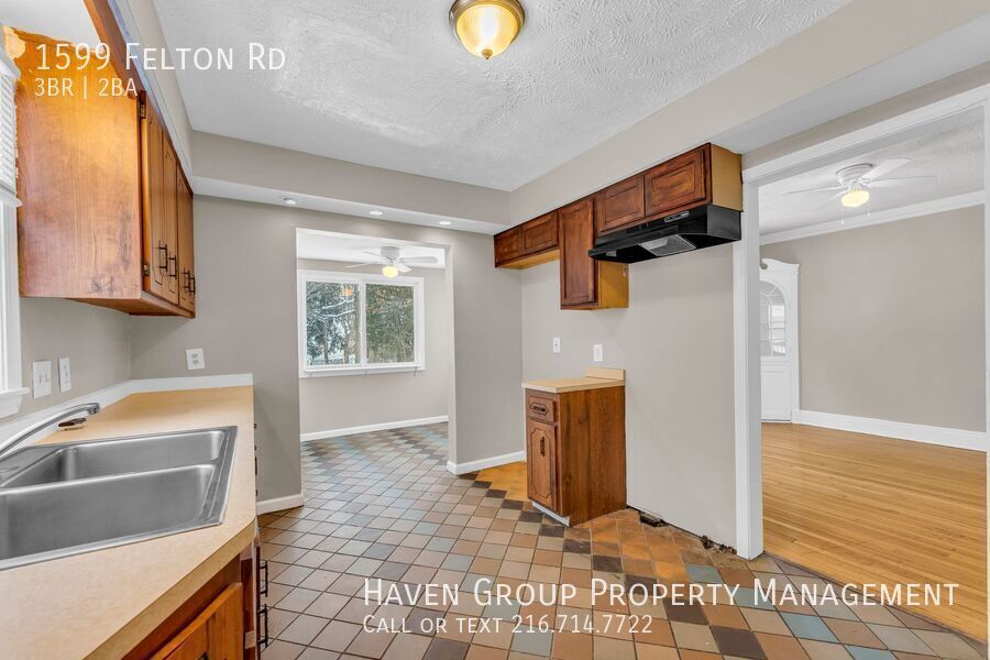 1599 Felton Rd, South Euclid - Spacious 3-bed 1.5 -bath single-family home! property image