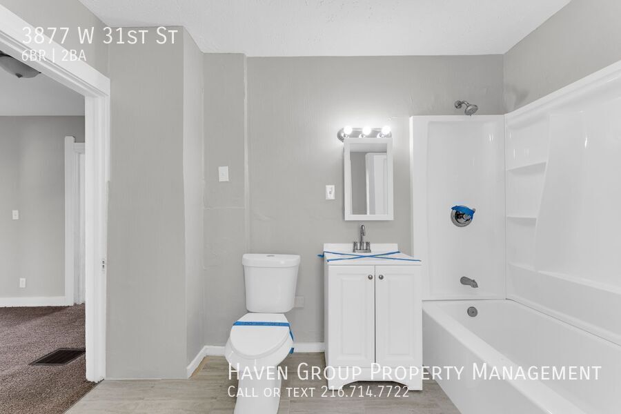 3877 W 31st St, Cleveland - Spacious 6-bed 2-bath single-family home! property image