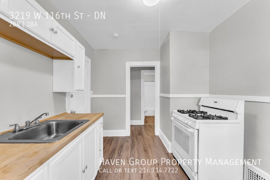 3219 W 116th St | DN, Cleveland - Spacious 2-bed 1-bath multi-family home! property image