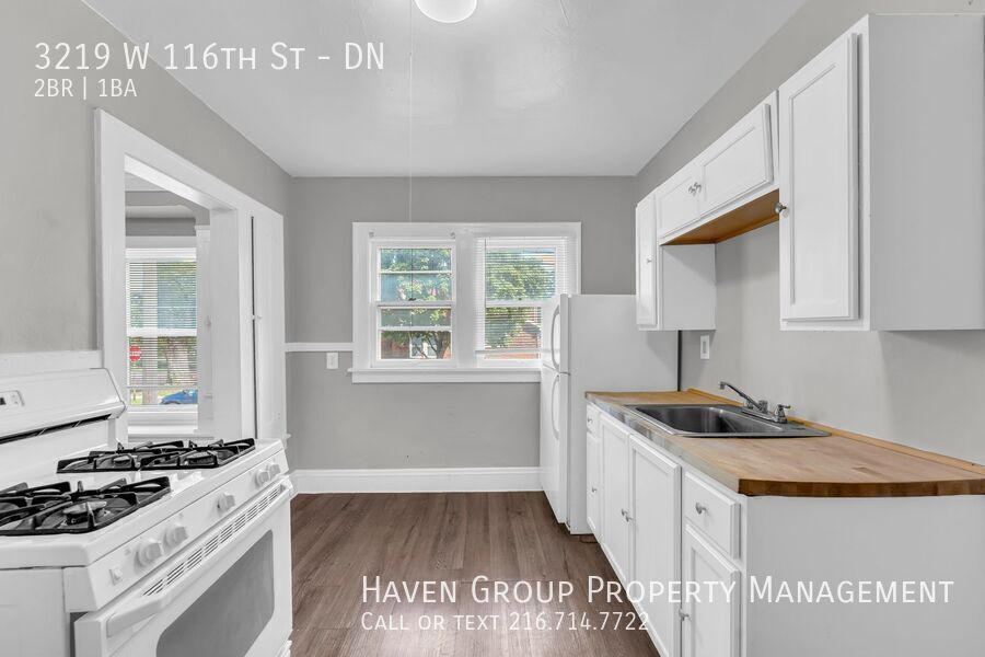 3219 W 116th St | DN, Cleveland - Spacious 2-bed 1-bath multi-family home! property image