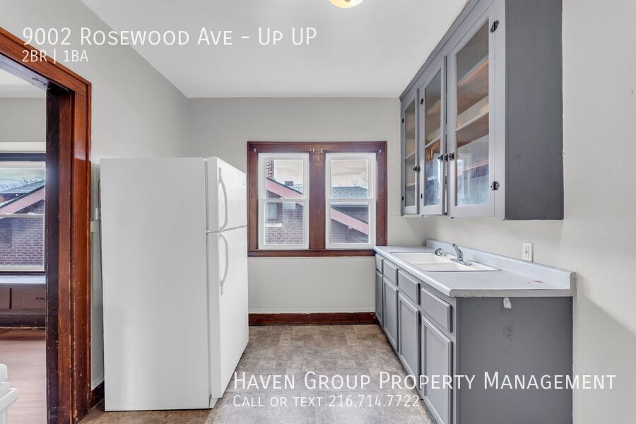 9002 Rosewood Ave | UP, Cleveland - Spacious 2-bed 1-bath multi-family home! property image