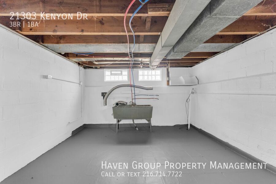 21303 Kenyon Dr, Maple Heights- Spacious 3-bed 1-bath single-family home! property image