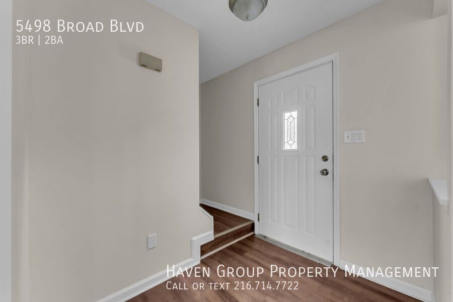 5498 Broad Blvd, North Ridgeville- Spacious 3-bed 1.5-bath single-family home! property image