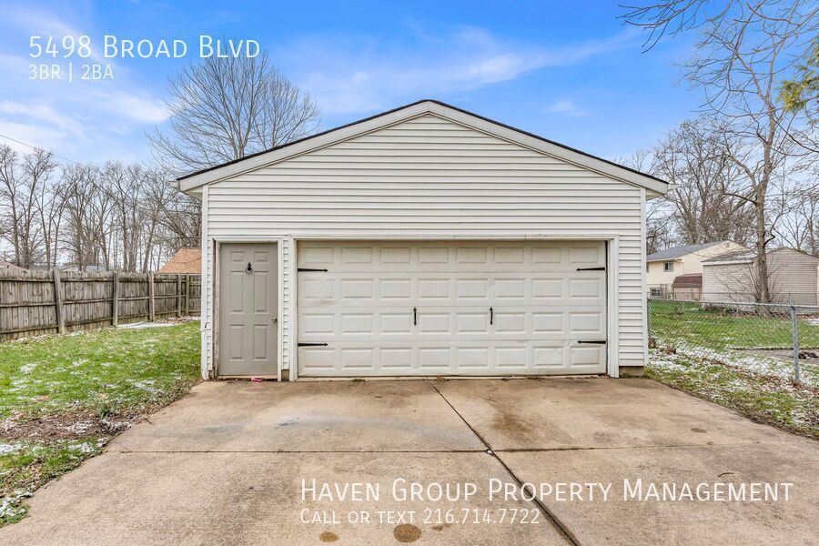 5498 Broad Blvd, North Ridgeville- Spacious 3-bed 1.5-bath single-family home! property image