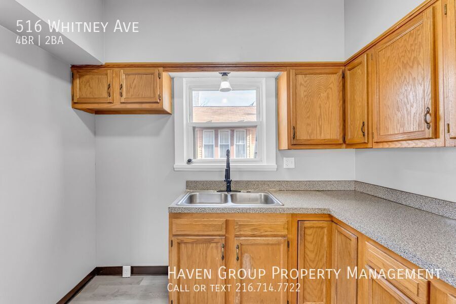 516 Whitney Ave, Akron - Spacious 4-bed 2-bath single-family home! property image