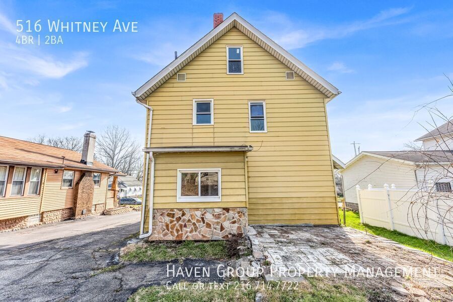 516 Whitney Ave, Akron - Spacious 4-bed 2-bath single-family home! property image
