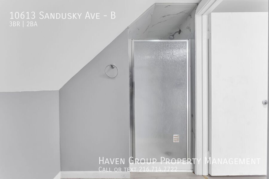 10613 Sandusky Ave | Unit B, Cleveland - Spacious 3-bed 2-bath multi-family home! Includes additional space from Unit C! property image