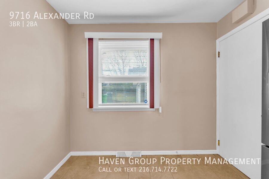 9716 Alexander Rd, Garfield Heights - Spacious 3 bed 2 bath single family home! property image