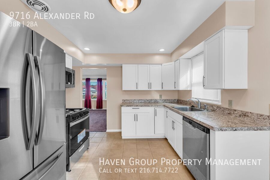 9716 Alexander Rd, Garfield Heights - Spacious 3 bed 2 bath single family home! property image