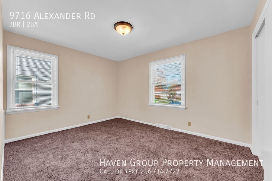 9716 Alexander Rd, Garfield Heights - Spacious 3 bed 2 bath single family home! property image