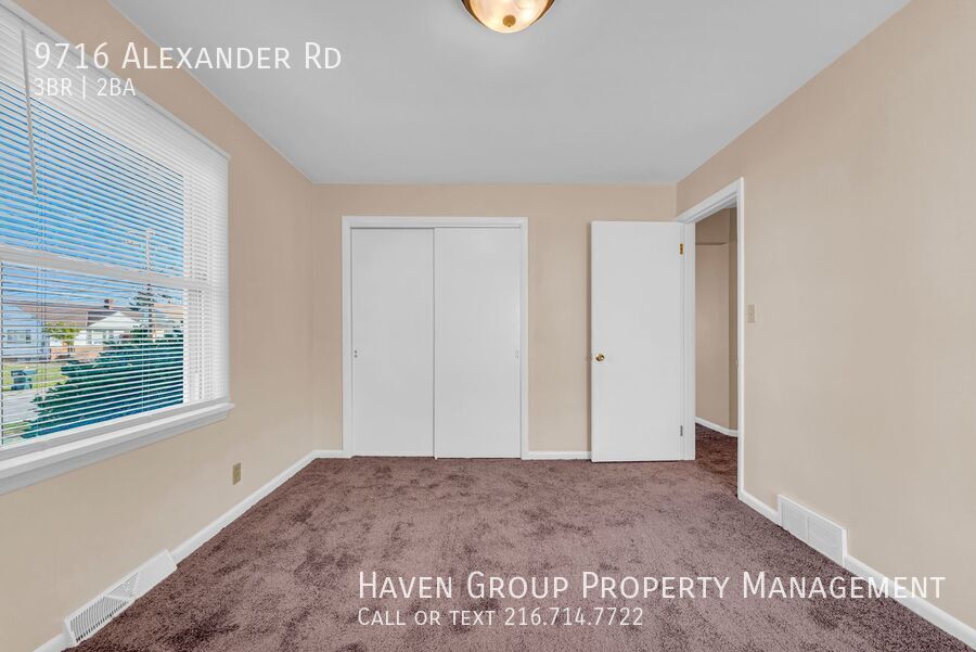 9716 Alexander Rd, Garfield Heights - Spacious 3 bed 2 bath single family home! property image