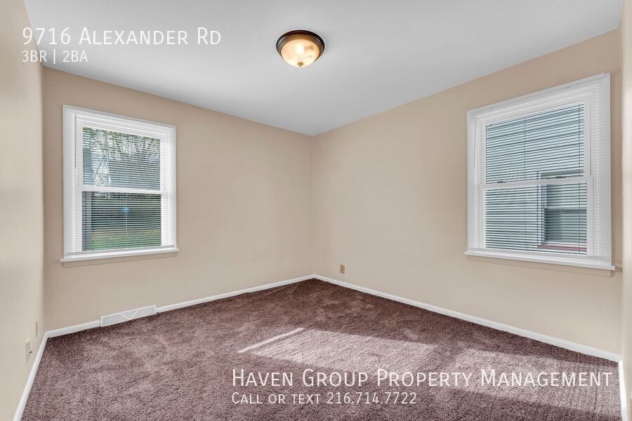 9716 Alexander Rd, Garfield Heights - Spacious 3 bed 2 bath single family home! property image