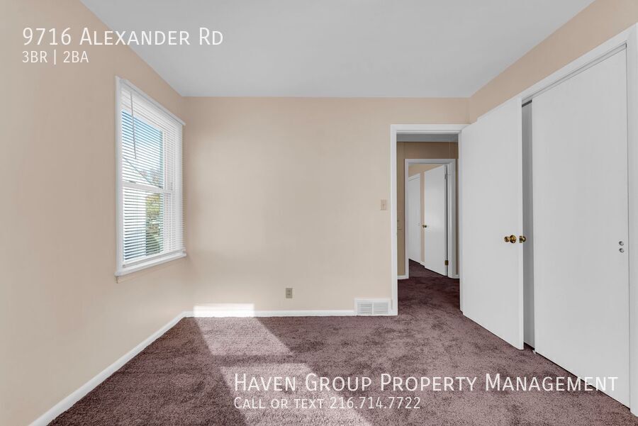 9716 Alexander Rd, Garfield Heights - Spacious 3 bed 2 bath single family home! property image