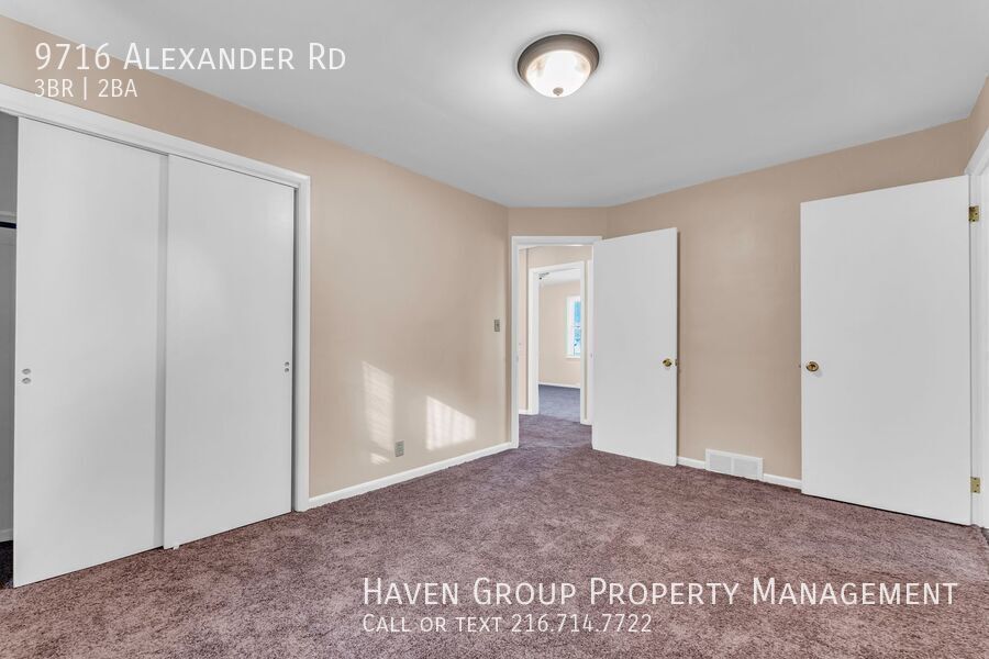 9716 Alexander Rd, Garfield Heights - Spacious 3 bed 2 bath single family home! property image