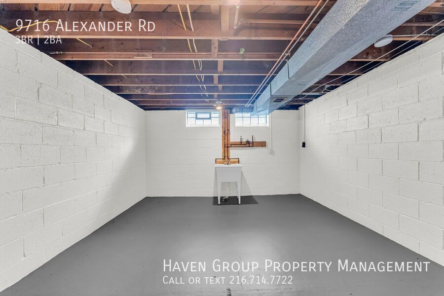 9716 Alexander Rd, Garfield Heights - Spacious 3 bed 2 bath single family home! property image