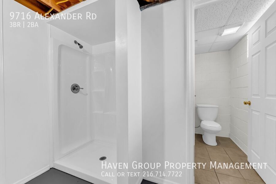 9716 Alexander Rd, Garfield Heights - Spacious 3 bed 2 bath single family home! property image