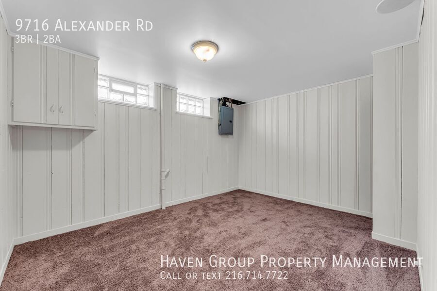 9716 Alexander Rd, Garfield Heights - Spacious 3 bed 2 bath single family home! property image