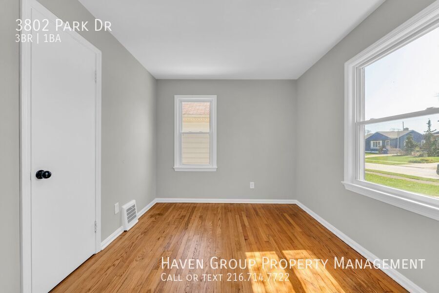 Welcome to 3802 Park Dr, Parma, OH 44134! This cozy 3-bedroom, 1-bath single-family home offers a bright living space, functional kitchen, and comfortable bedrooms, perfect for everyday living. property image