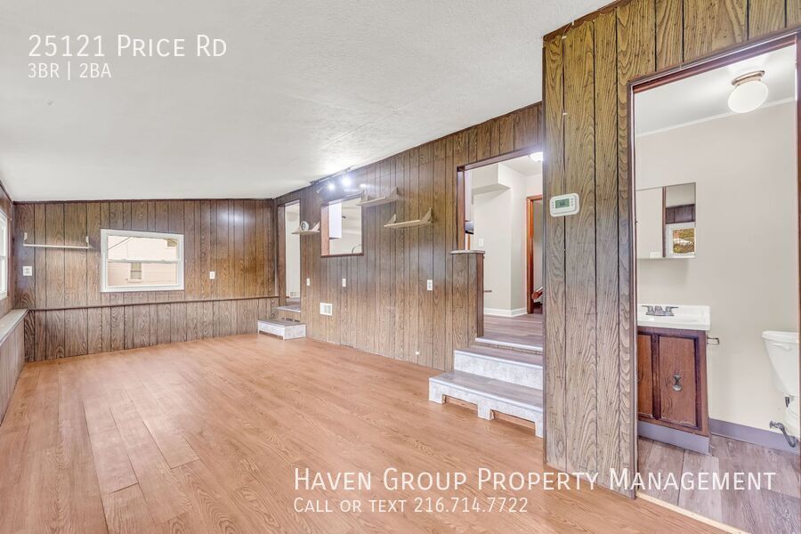 25121 Price Rd, Bedford Heights - Welcome to this spacious 3-bed 1.5-bath single-family home!  property image