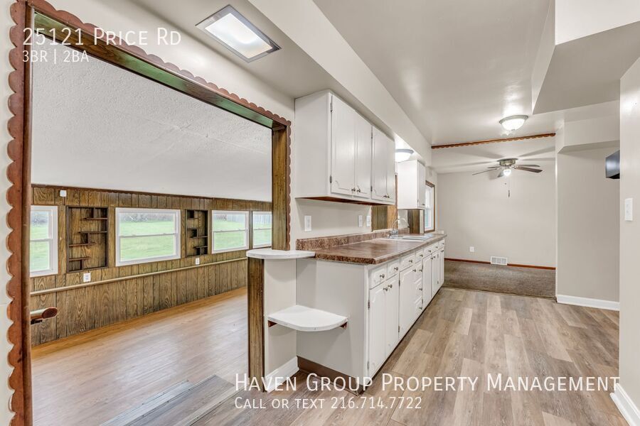 25121 Price Rd, Bedford Heights - Welcome to this spacious 3-bed 1.5-bath single-family home!  property image