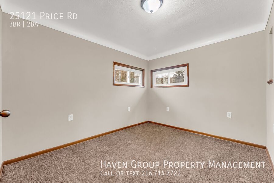 25121 Price Rd, Bedford Heights - Welcome to this spacious 3-bed 1.5-bath single-family home!  property image