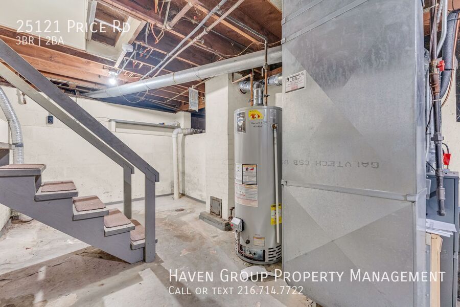 25121 Price Rd, Bedford Heights - Welcome to this spacious 3-bed 1.5-bath single-family home!  property image