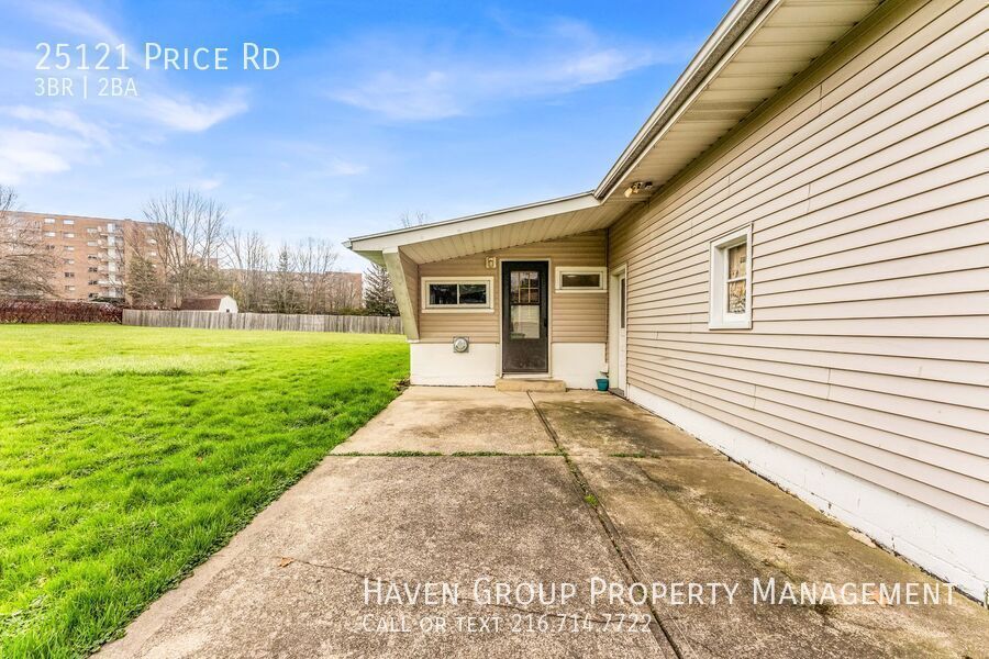 25121 Price Rd, Bedford Heights - Welcome to this spacious 3-bed 1.5-bath single-family home!  property image
